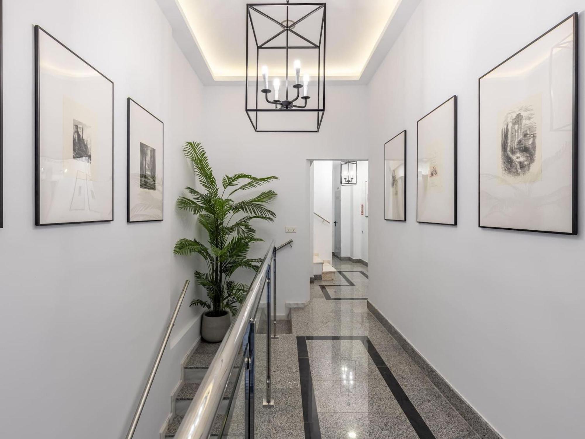 Central Stylish And Elegant 1 & 2 Bedroom Apartments I Granada Ngoại thất bức ảnh