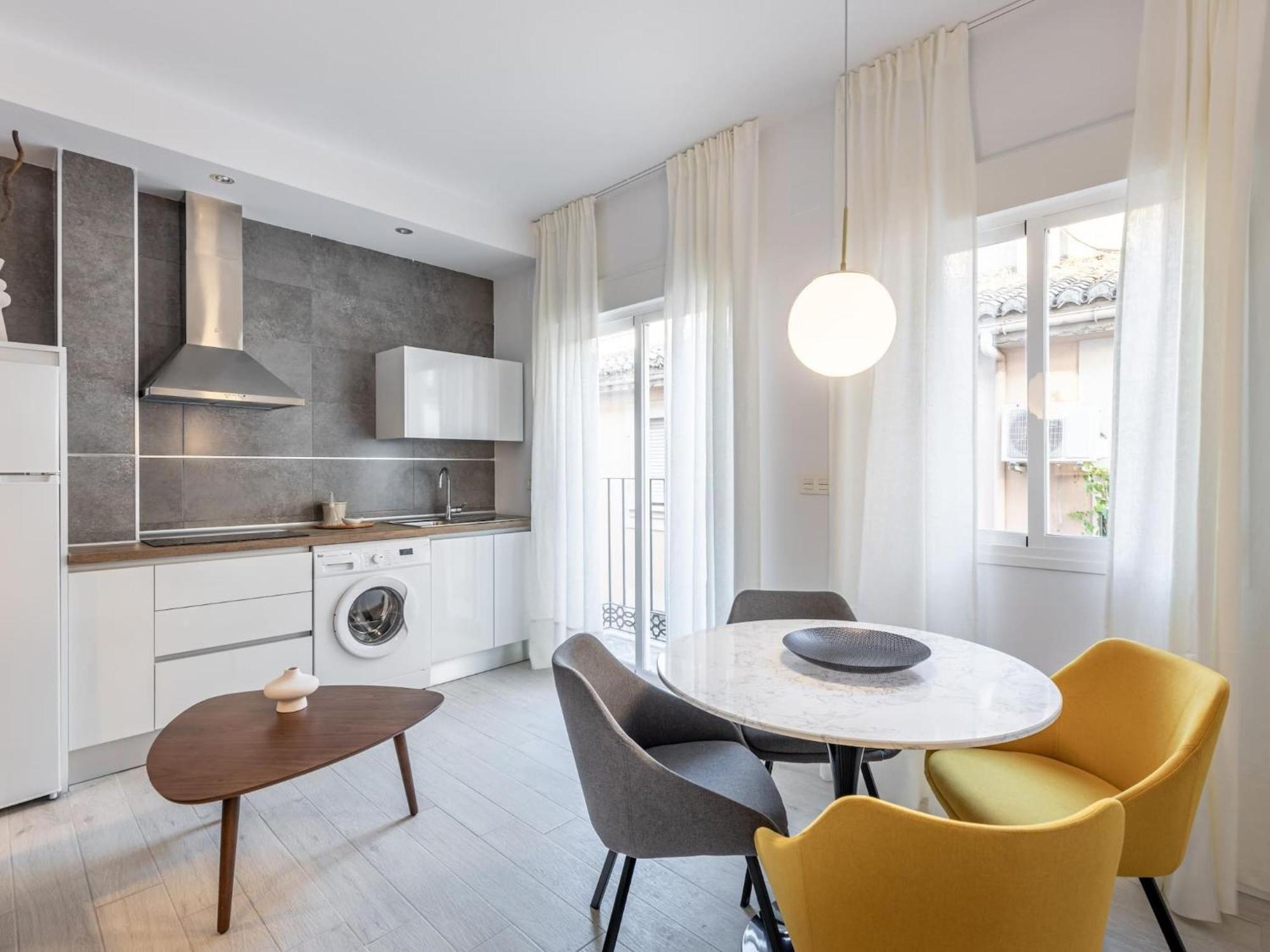 Central Stylish And Elegant 1 & 2 Bedroom Apartments I Granada Ngoại thất bức ảnh